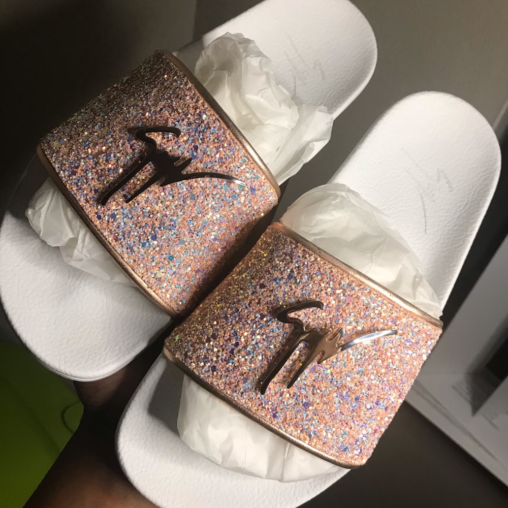 AUTHENTIC Giuseppe Pool Slides